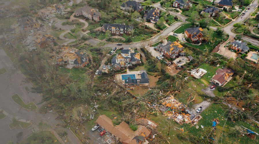 Why choose water damage restoration service for storm damage restoration in Saint Petersburg